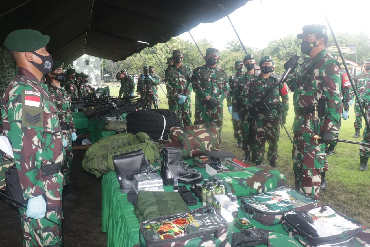 Panglima TNI Periksa Kesiapan Yonif Para Raider 501/BY di Madiun
