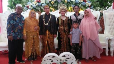 Potret Pernikahan Siti & Ahmad di Lingkungan Harum Manis Cirimekar