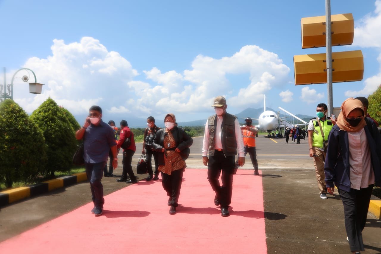 Mensus Melakukan Perjalanan Dinas ke Kecamatan Larantuka Flores Timur
