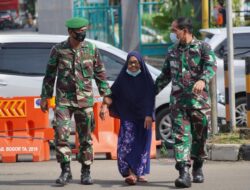 Nenek Renta Kagetkan Anggota TNI