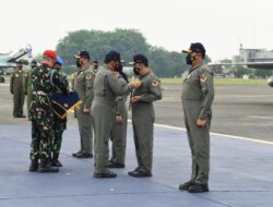 Panglima TNI Anugerahkan Brevet Wing Kehormatan kepada Empat Pejabat Negara