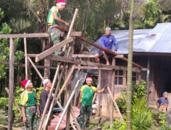 Satgas Yonif MR 413 Kostrad Bantu Warga Mosso Bangun Pendopo