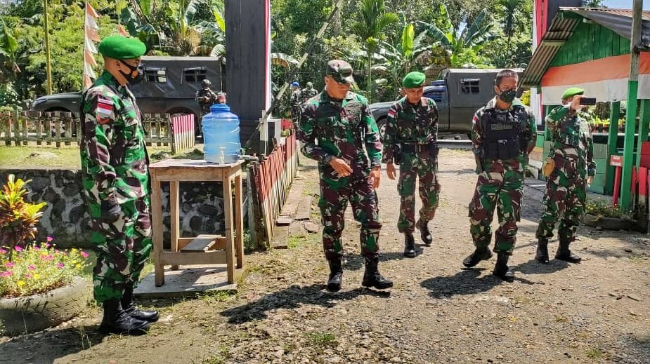 Dansatgas Yonif 512/QY Terima Kunjungan dari Yonif 126/KC