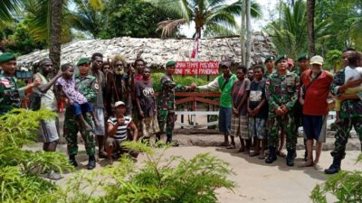 Kostrad Satgas Yonif 411 Dirikan Rumah Tempe untuk Warga