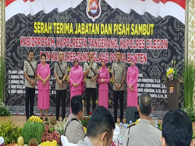 Polda Banten Lantik Kabid Propam dan Tiga Kapolres Baru