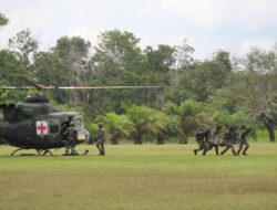 Tim Keslap Kostrad Latih Evakuasi Udara Korban Tempur