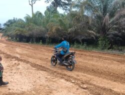 Warga Desa Tolok Mulai Gunakan Sebagian Jalan TMMD Dandim 1208 Sambas