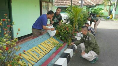 Korem 064/MY Bersihkan Lingkungan demi Kenyamanan Anggota