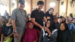 Bunda Dewi Handajani Gerak Cepat Berikan Tali Asih ke Korban Banjir