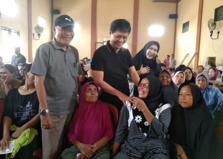 Bunda Dewi Handajani Gerak Cepat Berikan Tali Asih ke Korban Banjir