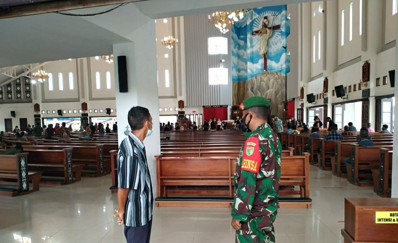 Kodim Mimika Amankan Gereja untuk Ibadah Jumat Agung yang Aman