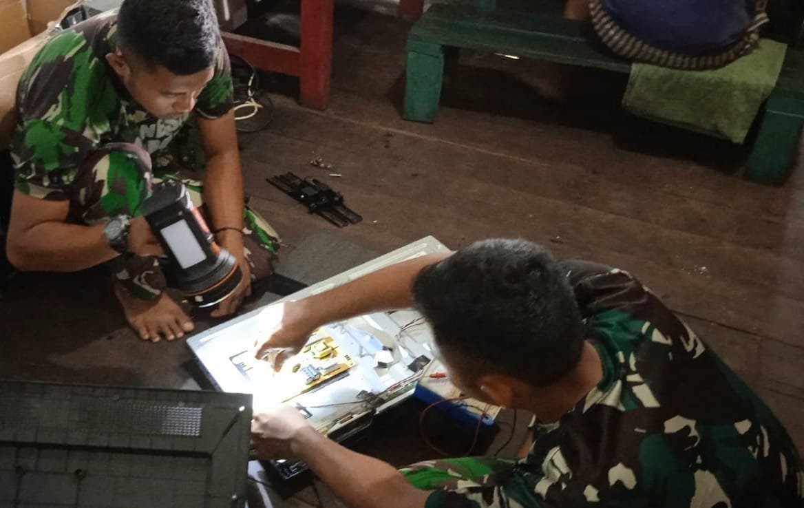 Warga Tak Perlu Jauh ke Kota Lagi Berkat Satgas Yonif 143 TWEJ yang Selalu di Hati