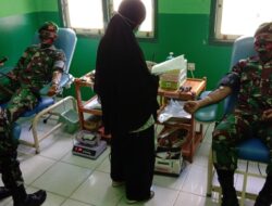Yonif 645/Gty Bantu Warga Sambas yang Butuh Donor Darah