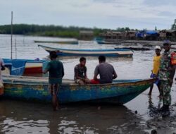Babinsa Komsos ke Nelayan Himbau Waspada Saat Melaut