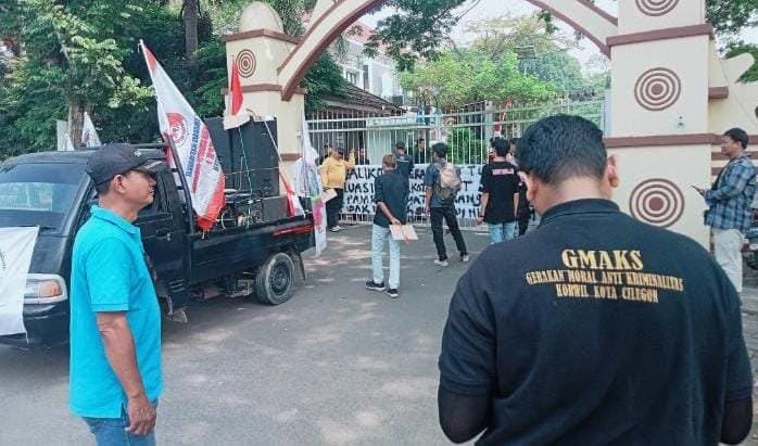 GMAKS Demo di Kantor Walikota Serang Tanyakan Ruislah Ternak Ayam dan Lahan Pemkot