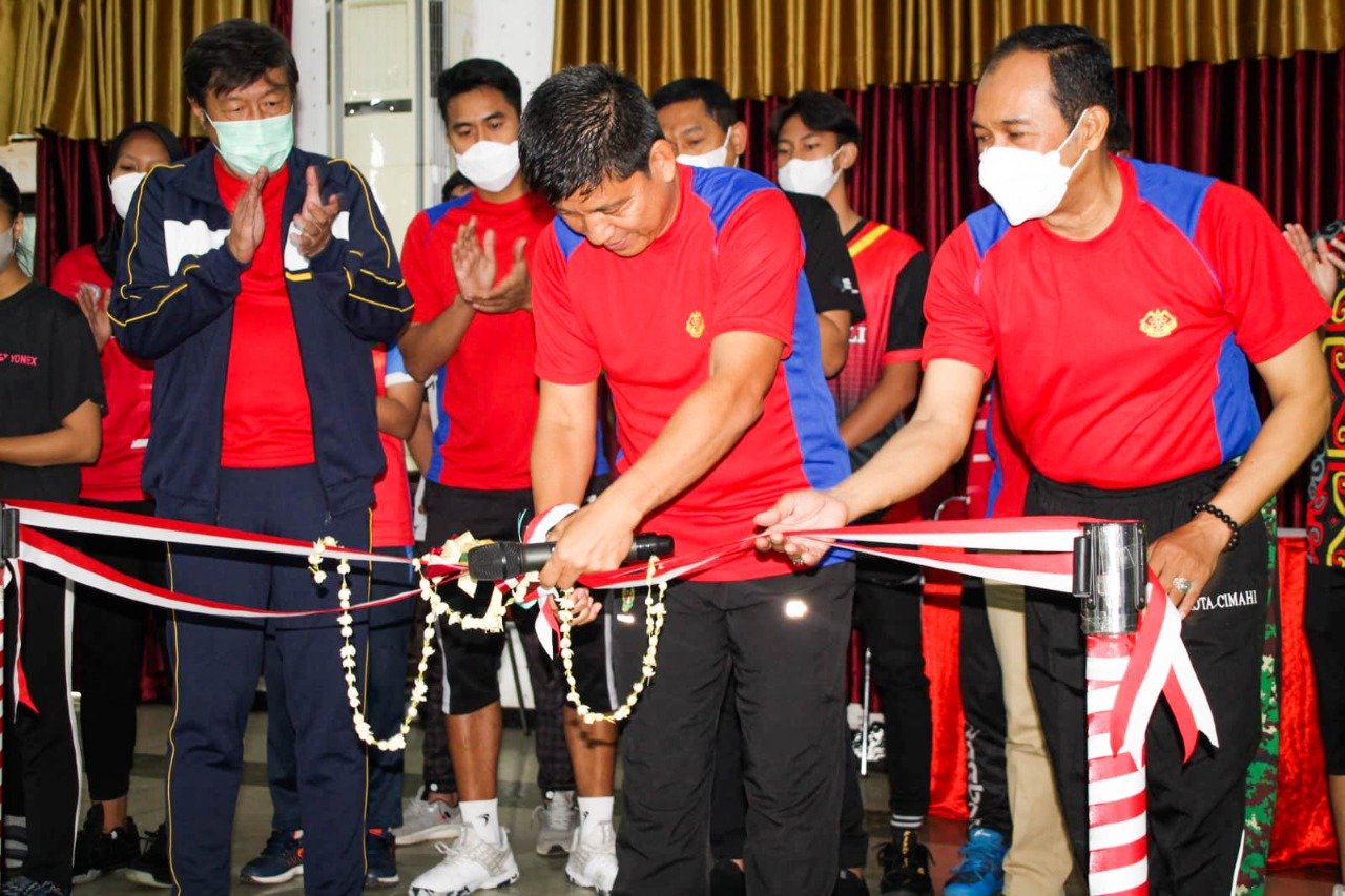 Danpussenarhanud Kodiklatad Resmikan Lapangan Bulutangkis R Harsoyo dan PB Vyati