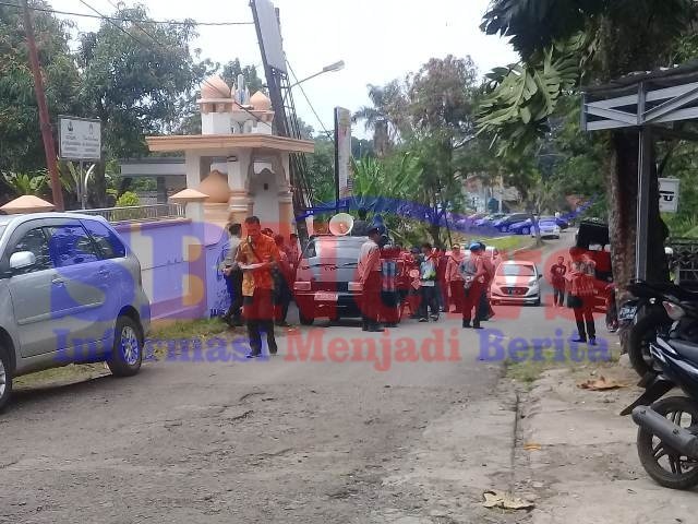Sudah Jadi PNS Tapi Masih Bisnis Sendiri di Rumah