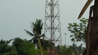 Tower di Desa Cikoneng Ancam Keselamatan Warga