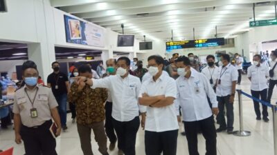 Menteri Kesehatan Kunjungi Angkasa Pura II untuk Pantau Vaksinasi