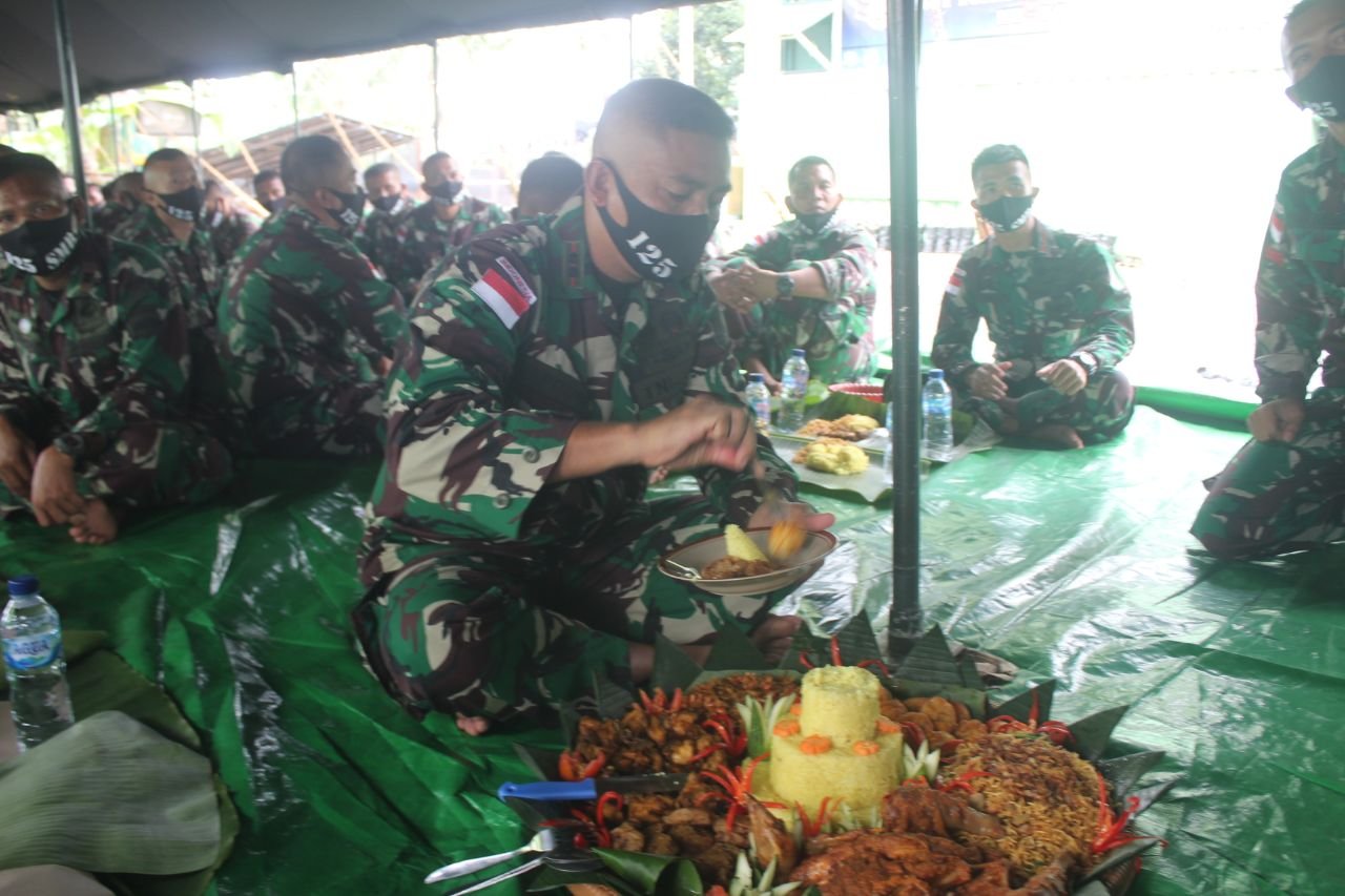 Dirgahayu ke-56 Satgas Pamtas Yonif 125/Simbisa Syukuran di Tapal Batas