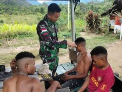 Satgas Yonif 143/TWEJ Dikerumuni Anak-Anak di Pedalaman Papua, Begini Kejadiannya
