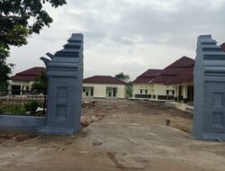 Pembangunan Gedung Kantor Kecamatan Bandung Kabupaten Serang Diduga Terlambat Tanpa Denda