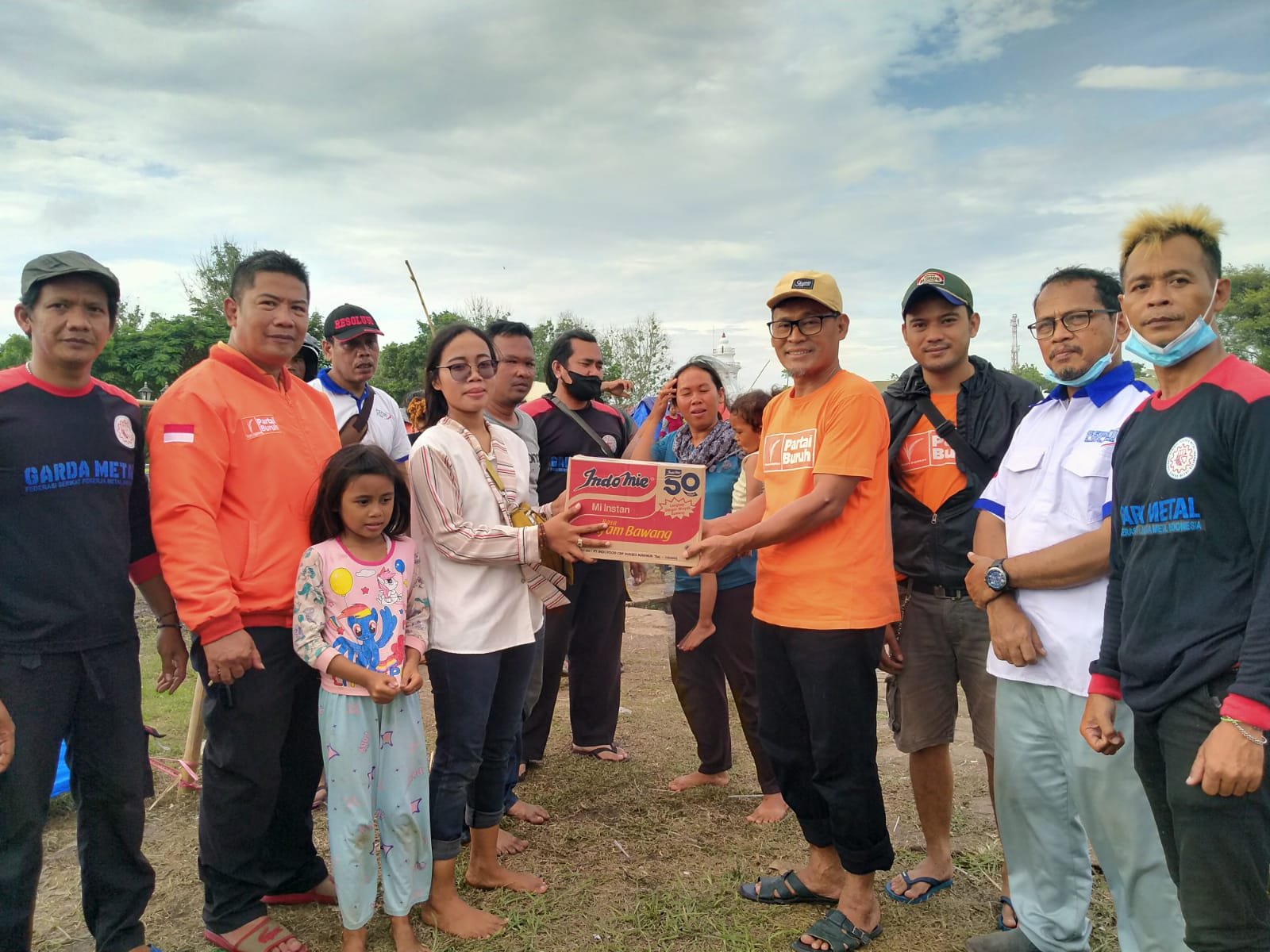 Partai Buruh Dirikan Posko Bantuan dan Dapur Umum untuk Korban Banjir