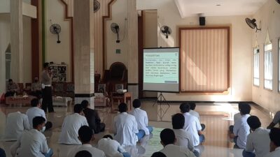Satlantas Polres Pandeglang Sosialisasi Tertib Lalu Lintas di MA Riyadusolihin
