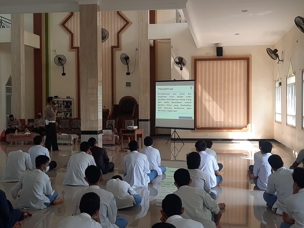 Satlantas Polres Pandeglang Sosialisasi Tertib Lalu Lintas di MA Riyadusolihin