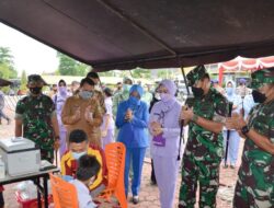 Kogabwilhan I Gelar Serbuan Vaksinasi dan Bakti Sosial di Dumai