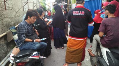 Setelah Salat Idulfitri, SIGAB Bagikan Masker Gratis di Jakarta Utara