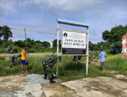 Personel Yonif 642/Kapuas Adakan Karya Bakti di Panti Asuhan