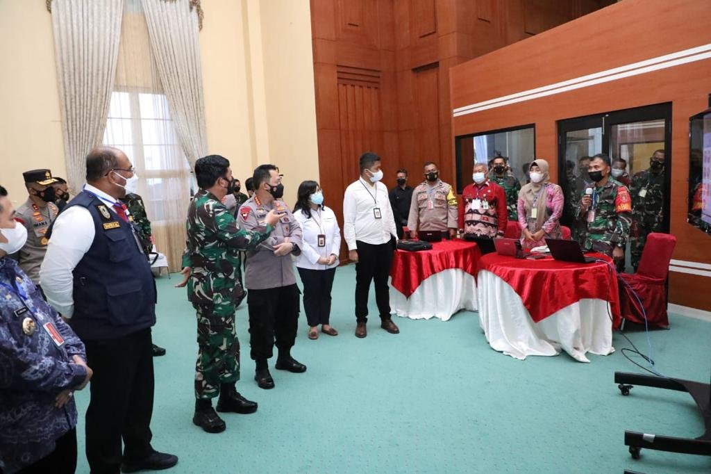 Panglima TNI Pimpin Rapat Forkopimda Kalsel dan Evaluasi Aplikasi Silacak