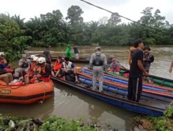Personel Bakamla Sambas Temukan Korban Tenggelam Kecelakaan Kapal di Bengkayang