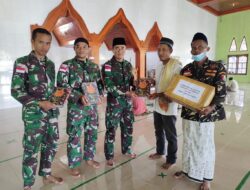 Satgas Pamtas Yonif 126/KC Bagikan Alquran untuk Muslim di Perbatasan Papua