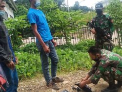 Yonif 642/Kapuas Amankan Tiga Pelintas Batas Ilegal di Perbatasan