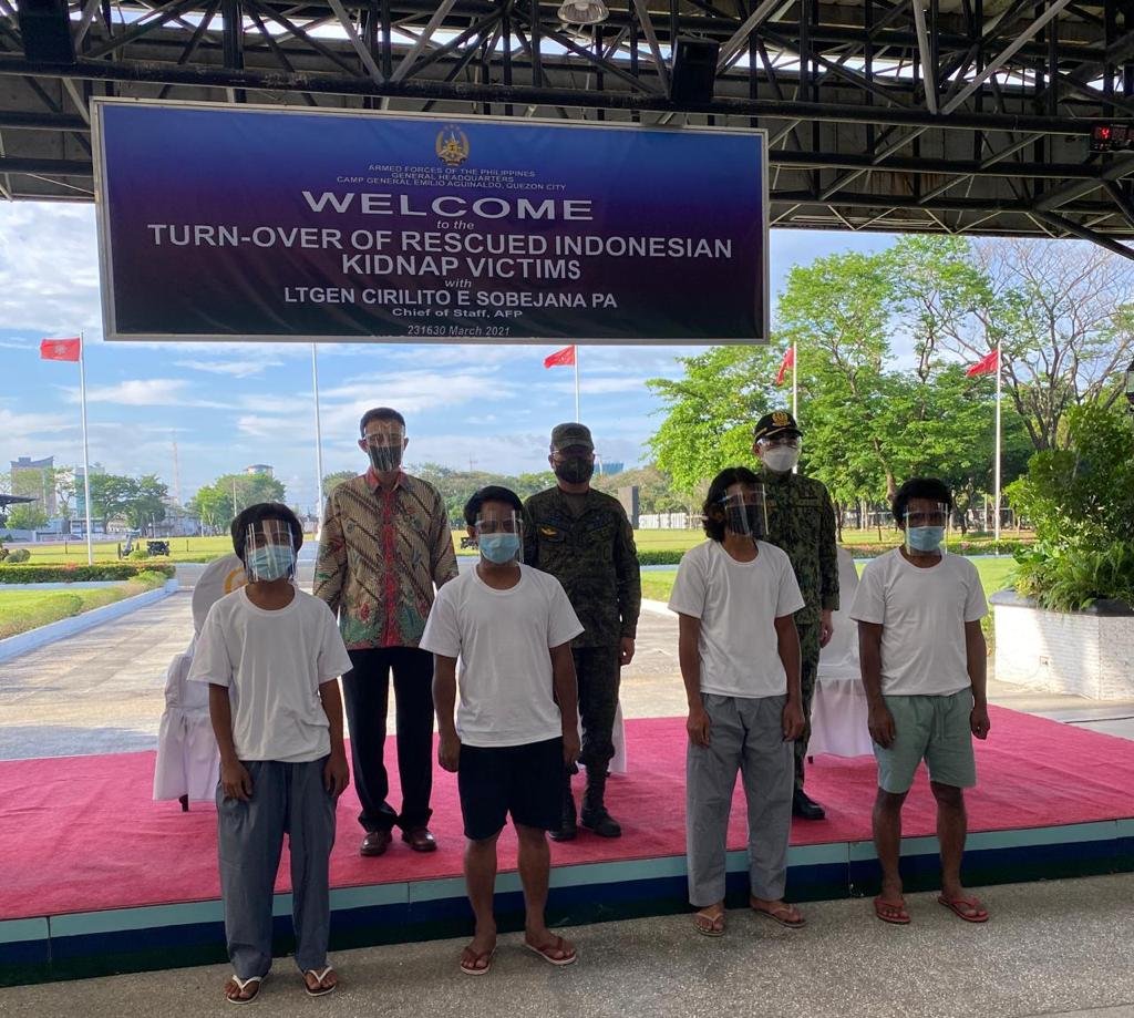 TNI Bantu Selamatkan dan Pulangkan 4 WNI Korban Penculikan Abu Sayyaf