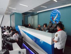 Kepala Kantor Kamla Zona Maritim Barat Bahas Data Informasi dengan Kepala BSSN Batam