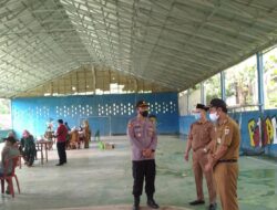 Kapolsek Munjul dampingi vaksinasi Covid-19