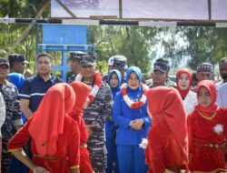 Warga Pulau Osi Sambut Kedatangan Danlantamal IX Ambon dengan Gembira dan Syukur