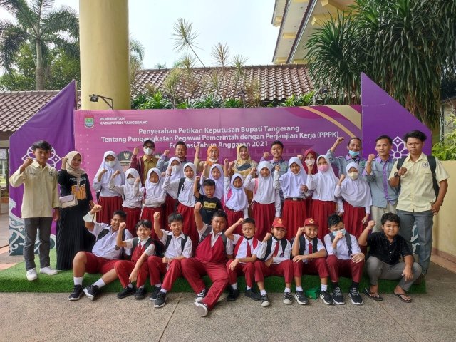 Perpustakaan Desa Sukanagara Ajak Pelajar Berprestasi Kunjungi DPRD dan Bupati Tangerang