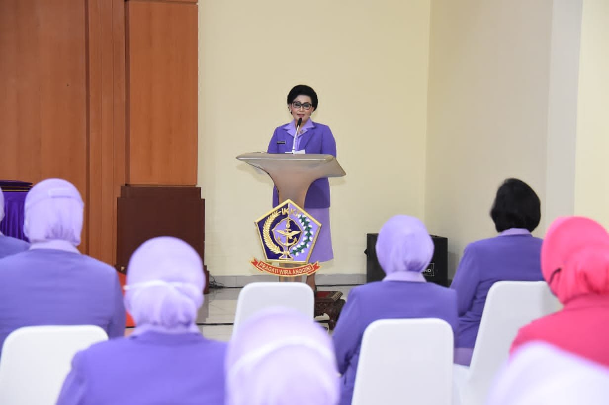 Ny Nanny Hadi Tjahjanto Pimpin Sertijab Ketua IKKT Cabang BS II Paspampers