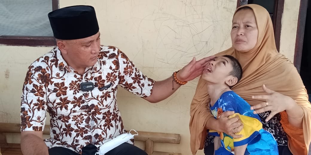 Bang Has Kunjungi Maulana Bilal Penderita Meningoensefalitis dari Depok