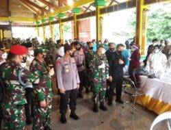 Panglima TNI Tinjau Vaksinasi Covid-19 Massal di Bangkalan