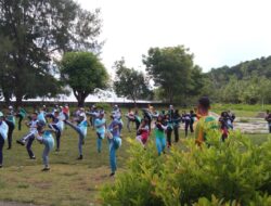 Satgas Yonarmed 1 Kostrad Latih Taekwondo untuk Perkuat Mental Siswa SMAN Biloro