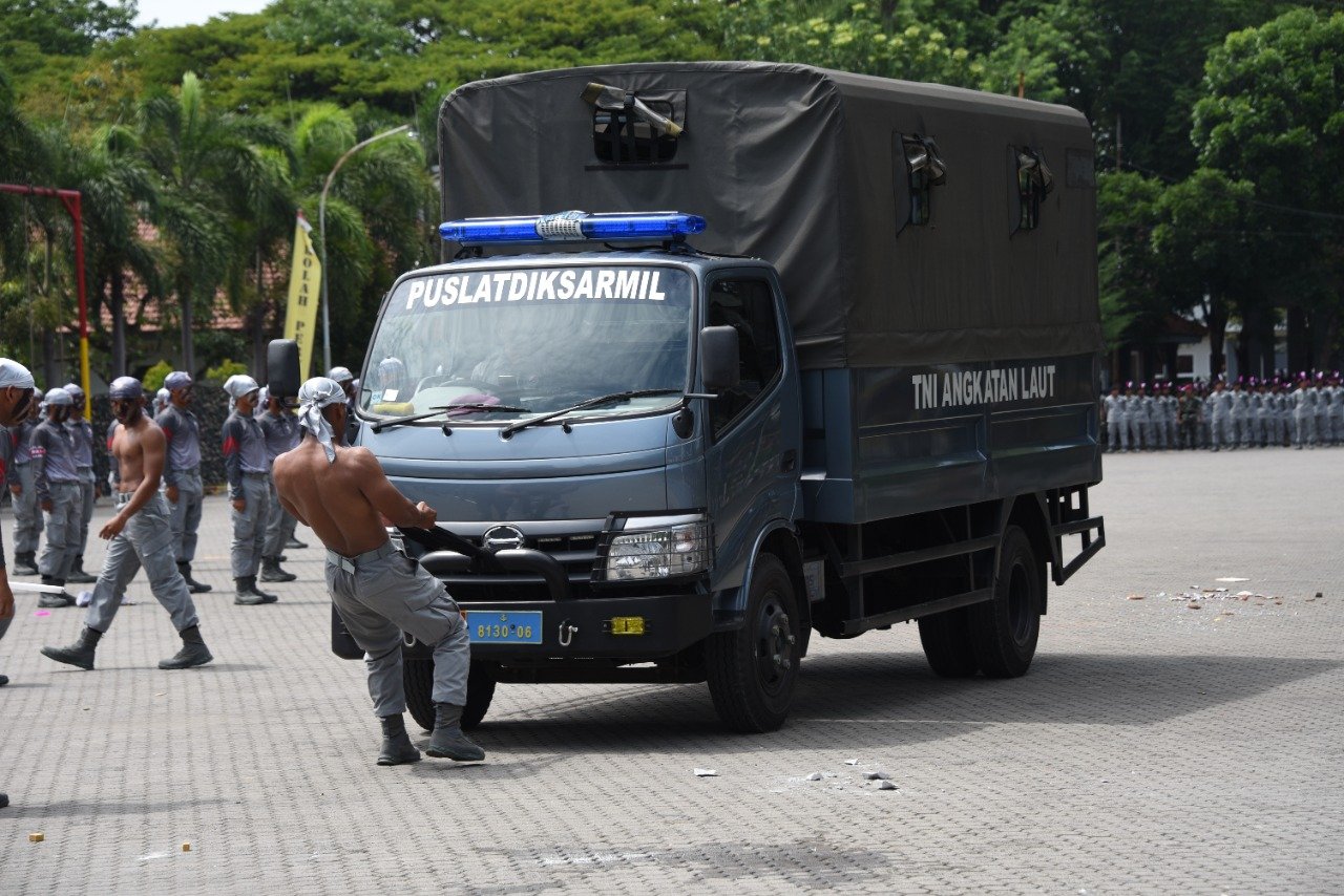 Personel CGBT Bakamla Selesai Diklat di Kodiklatal Surabaya