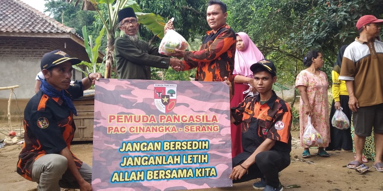 Pemuda Pancasila PAC Cinangka Bersama Ranting Gelar Bakti Sosial untuk Korban Longsor Lebak