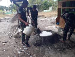 Satgas Yonif 742 Rehab Rumah Rodino Carpailera Tak Layak Huni