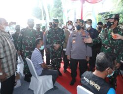 Panglima TNI Tinjau Serbuan Vaksinasi di Lamongan