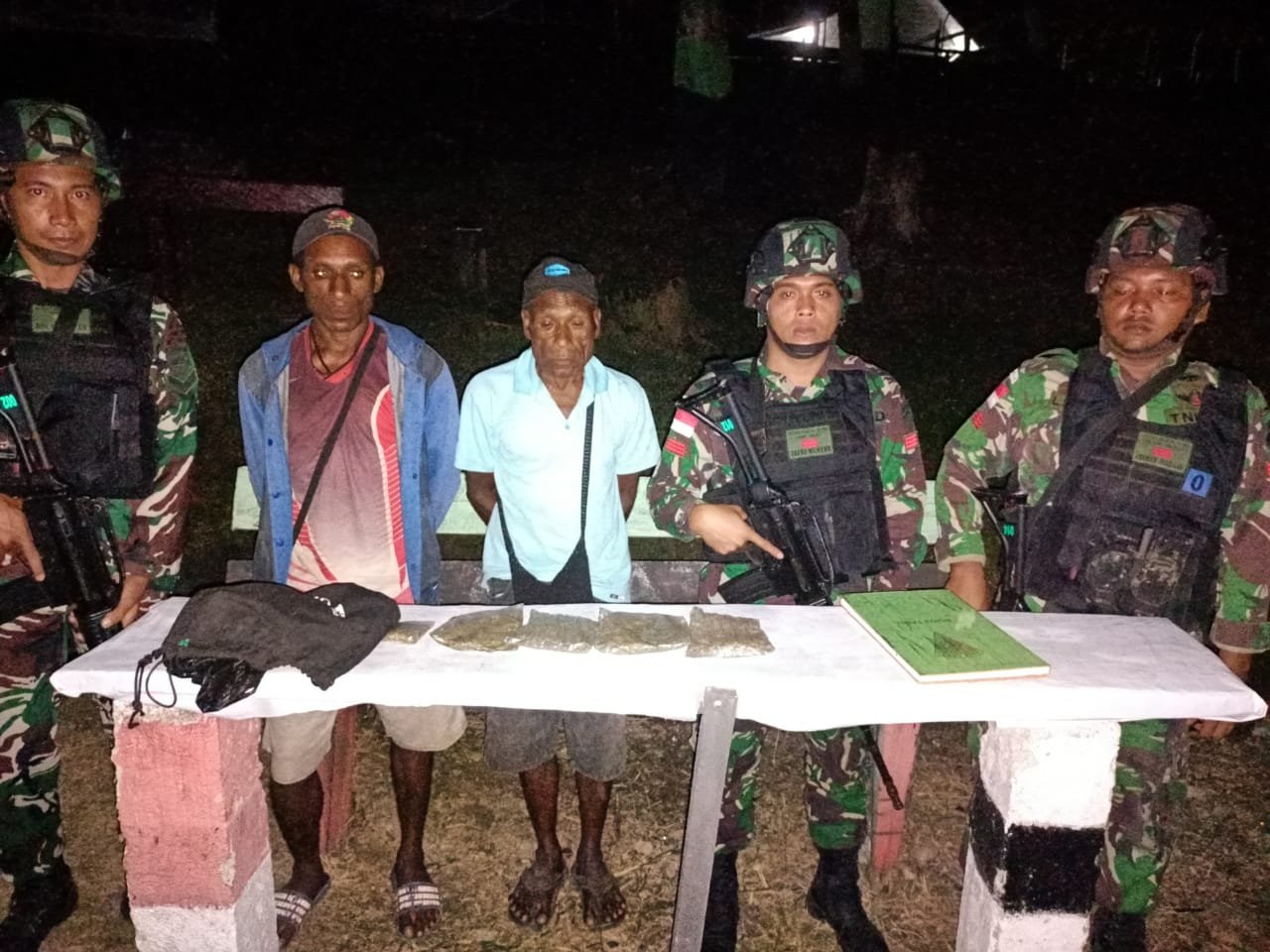 Satgas Pamtas Yonif 126/KC Gagalkan Peredaran Ganja dan Amankan dari Masyarakat